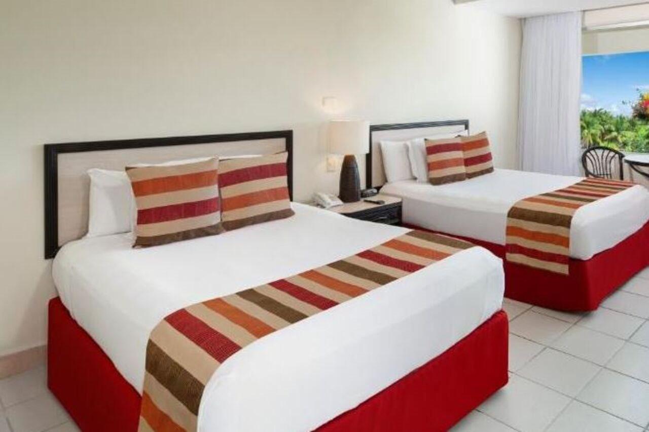 Oasis Palm Hotel Cancún Buitenkant foto
