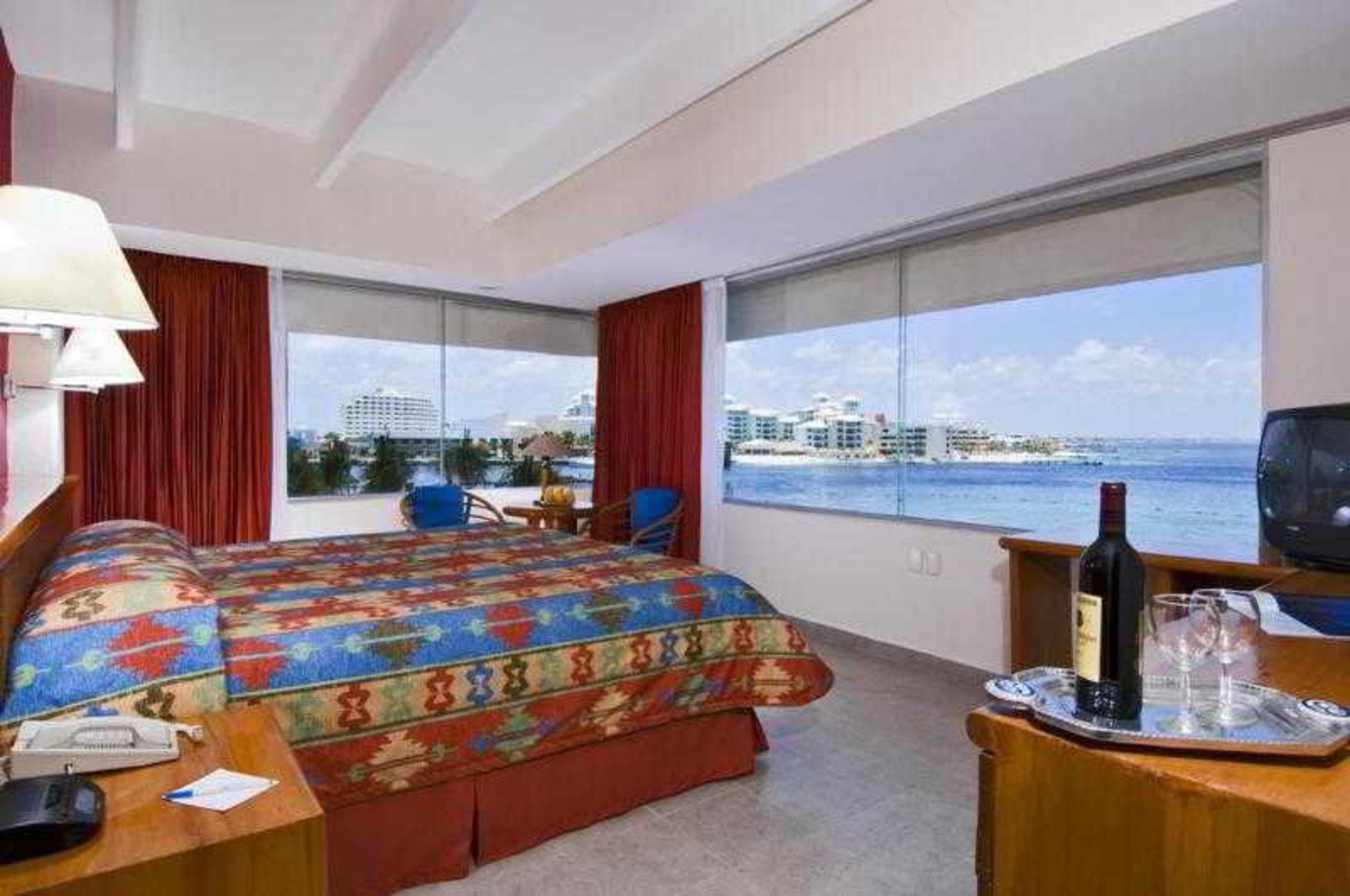 Oasis Palm Hotel Cancún Buitenkant foto