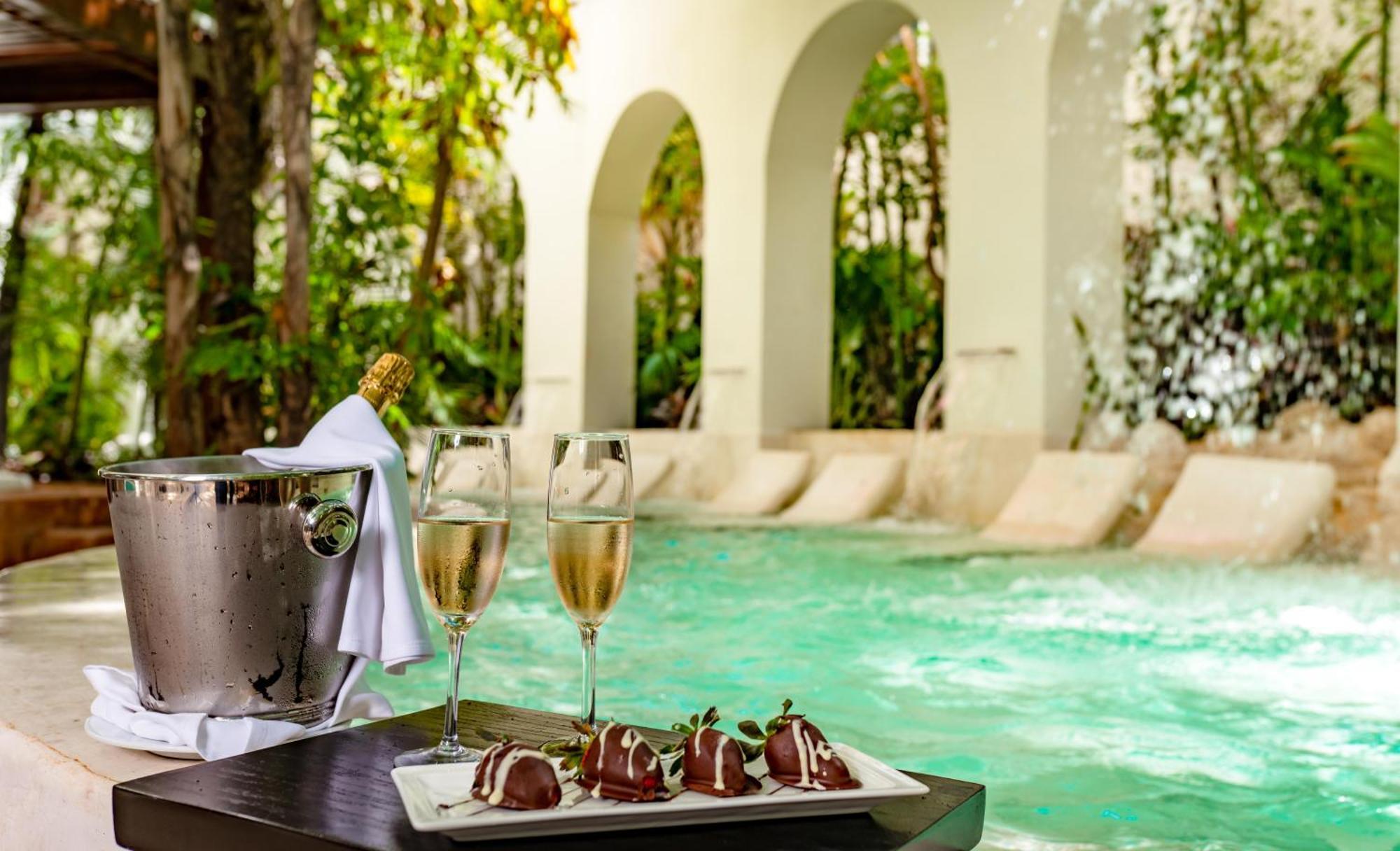 Oasis Palm Hotel Cancún Buitenkant foto