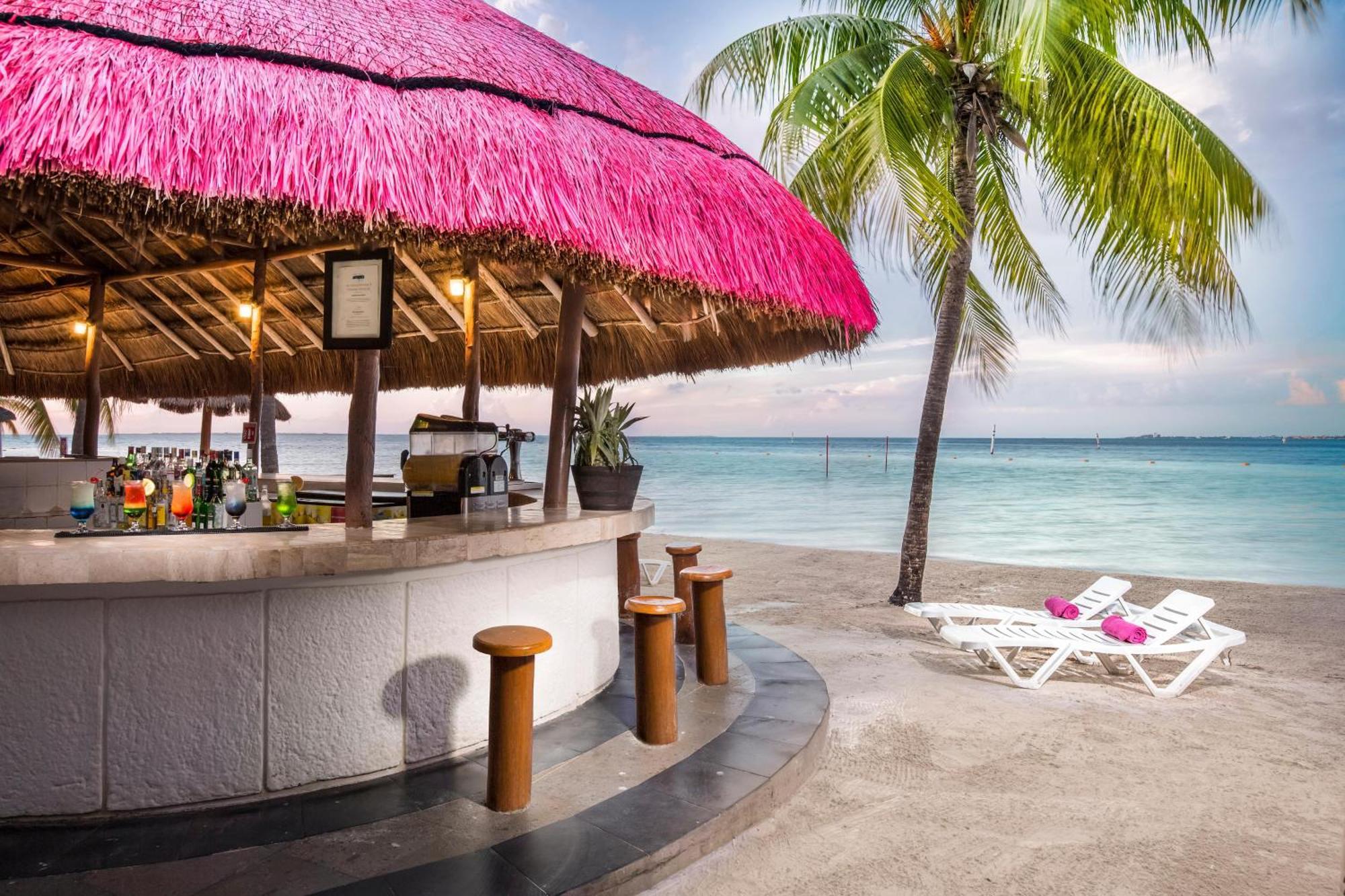 Oasis Palm Hotel Cancún Buitenkant foto