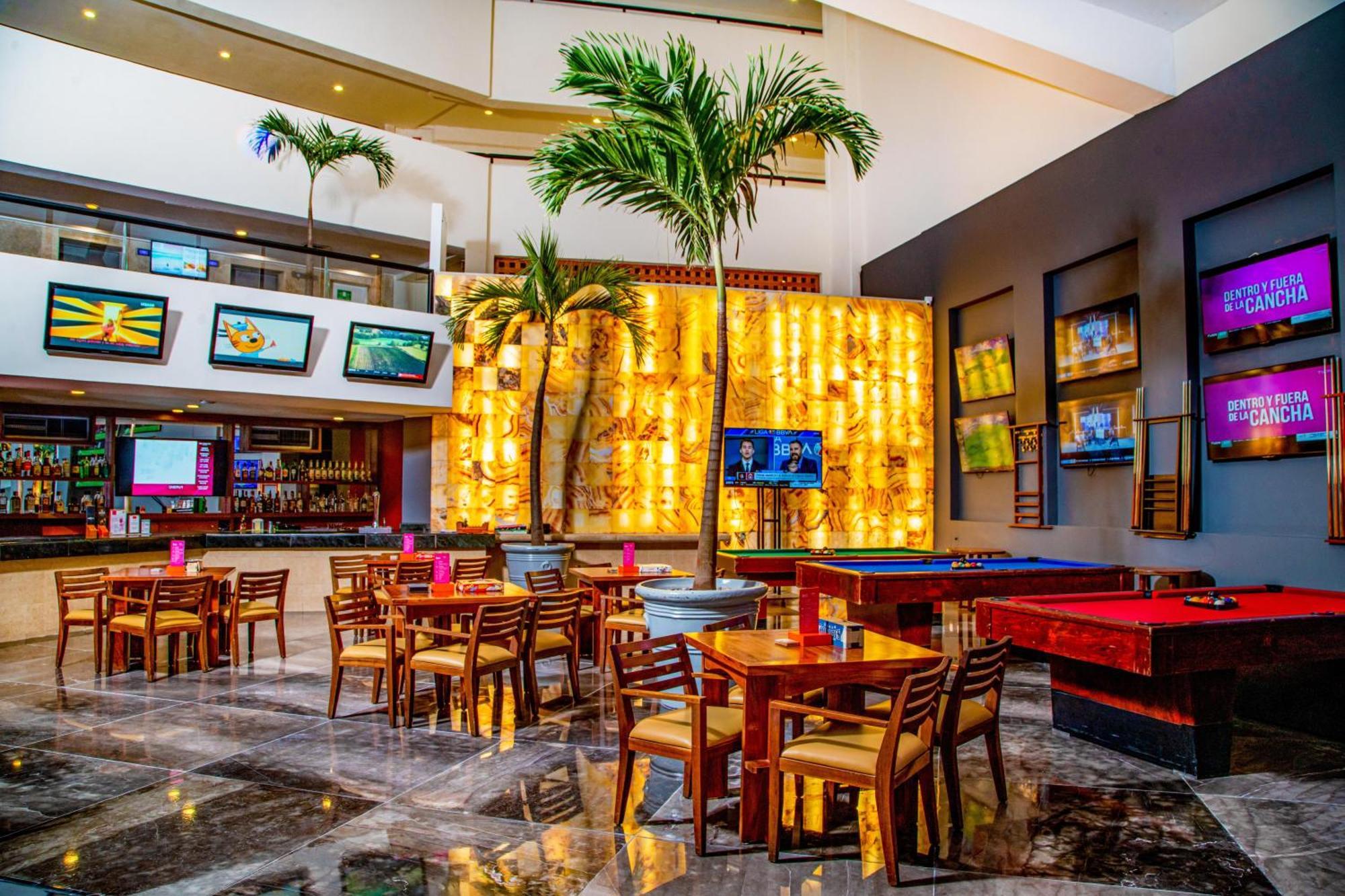 Oasis Palm Hotel Cancún Buitenkant foto