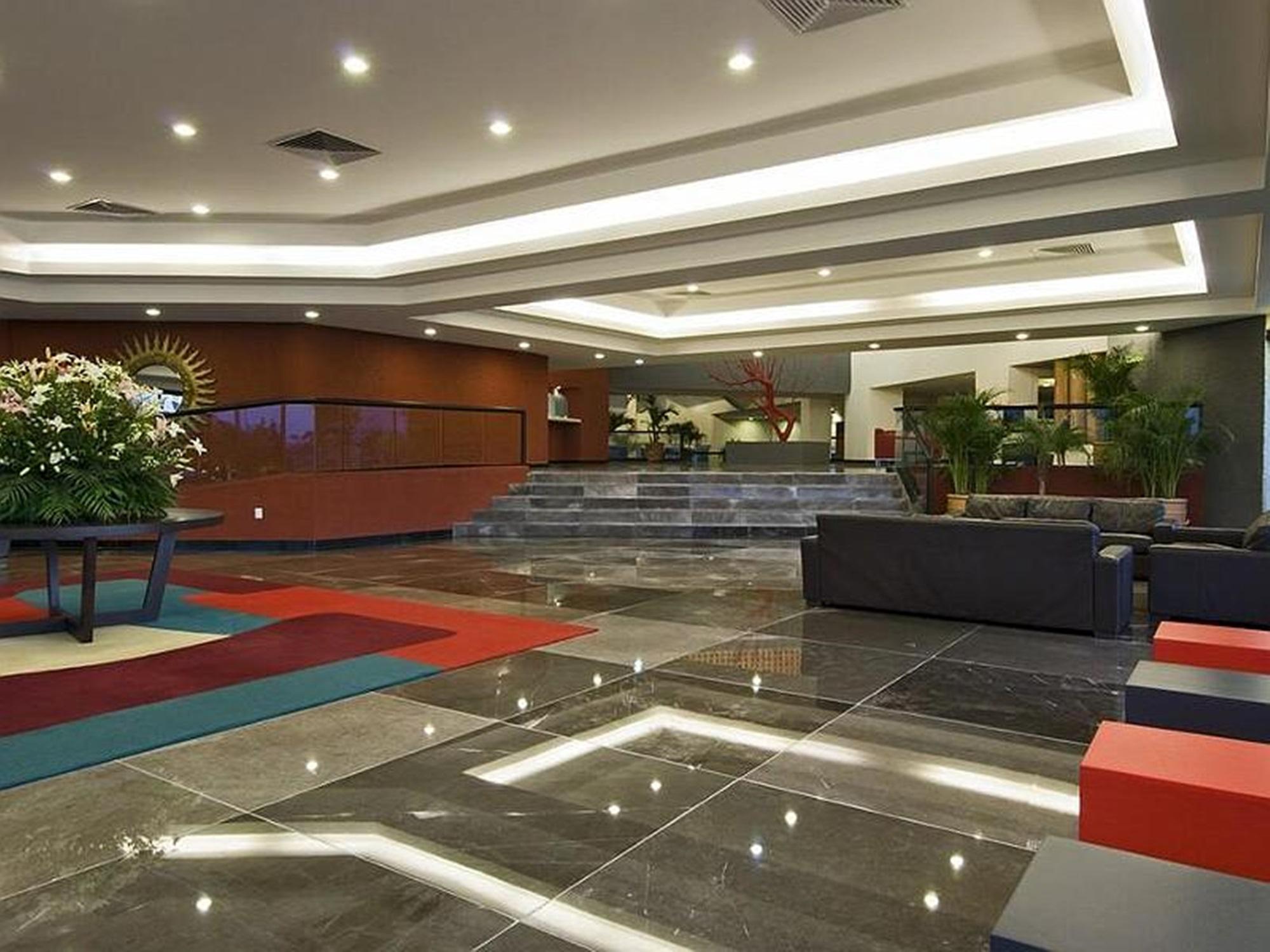 Oasis Palm Hotel Cancún Buitenkant foto